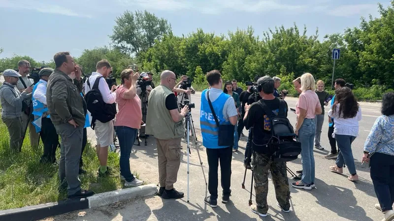 Más de 20 medios de todo el mundo expresan su deseo de viajar a Konstantínovka, informa la Defensa rusa