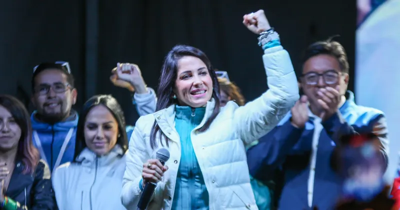 Fiscalía de Ecuador pide prisión preventiva para Luisa González por presunto lavado de activos