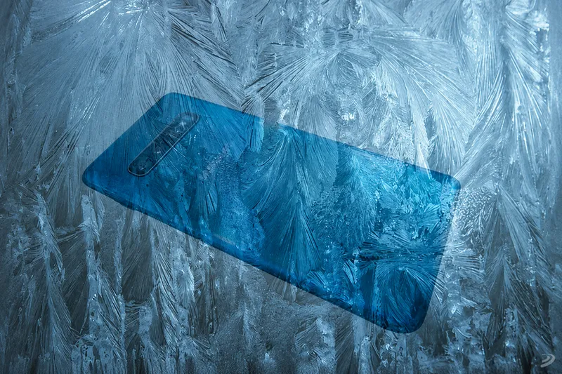 Un guía sueco perdió su móvil bajo el hielo. Cinco horas después, comprobó cuánto puede resistir un smartphone actual