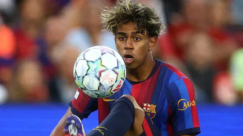 Joao Félix le da el Ballon d'Or a Lamine Yamal: "te deja pegado a la tele"