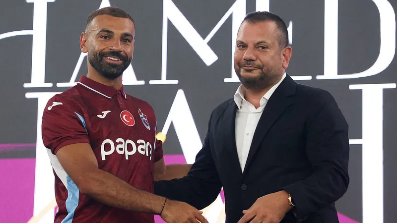 Mohamed Salah es, oficialmente, del Trabzonspor