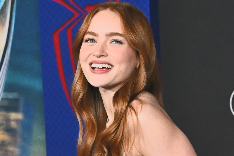 La diseñadora de Spider-Man: Brand New Day explica la decisión de utilizar ropa de calle para el personaje de Sadie Sink: "No habría funcionado con la historia"