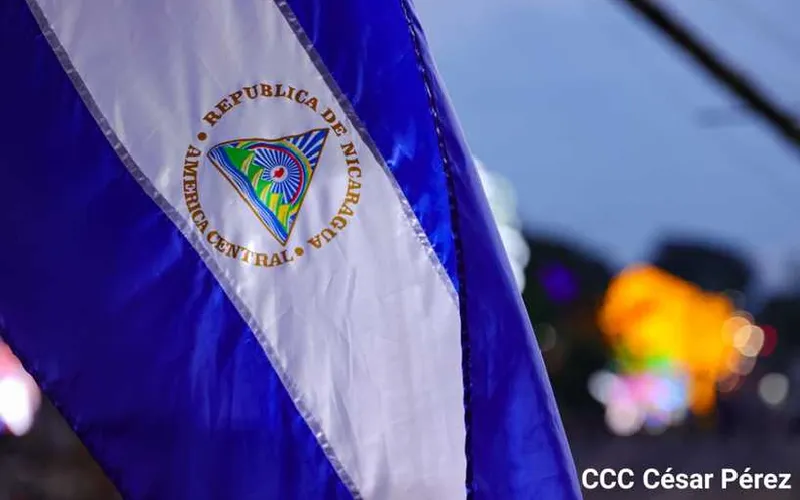 Los traidores no son nadie para esta patria
