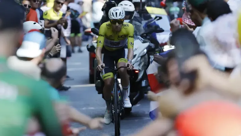 El colosal ataque de Pogacar para sentenciar el Tour en el mítico Alpe d’Huez