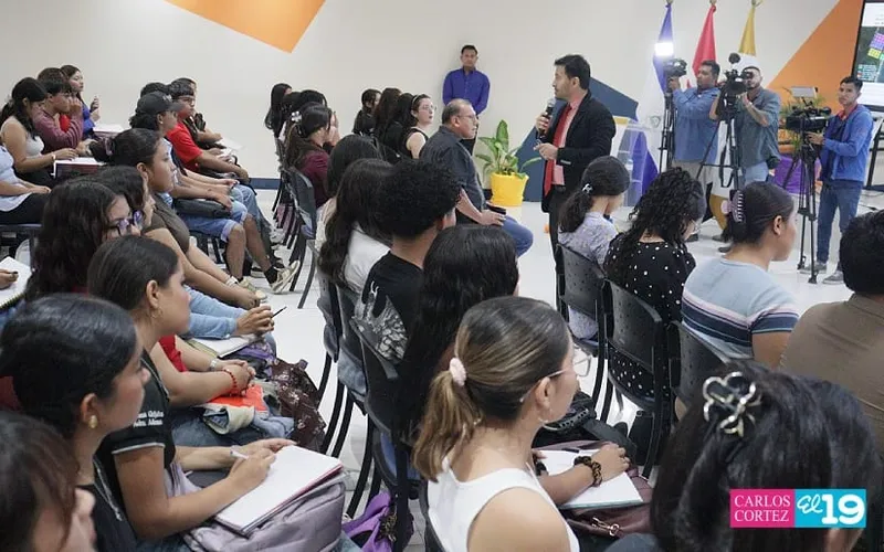 Universitarios conocen sobre “Procesos de importación y exportación en Nicaragua”