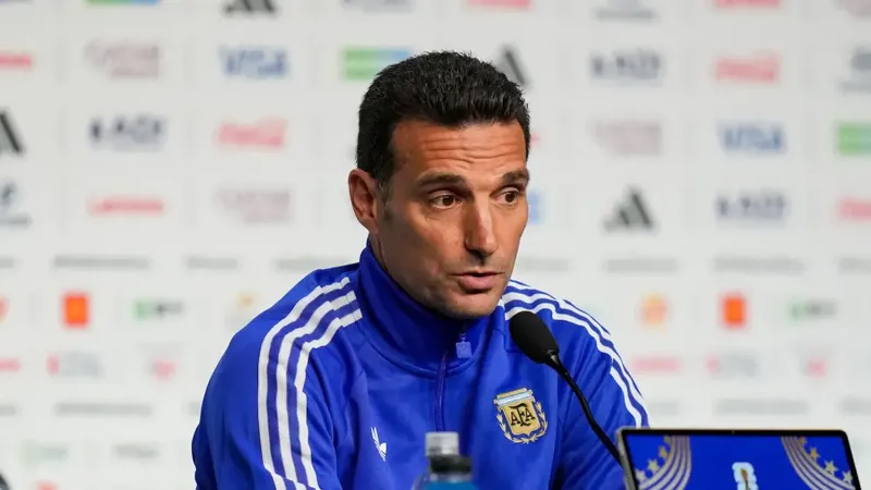 Scaloni: "De España me preocupa todo, intentaremos que el autobús no salga del hotel"