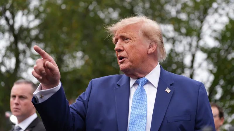 Trump anuncia la firma de una "constitución" de la IA