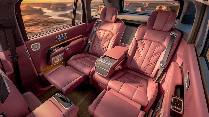 Tiene 1.381 CV y cuesta 60.250€: por primera vez, el ‘Rolls-Royce Cullinan’ chino enseña uno de sus últimos secretos
