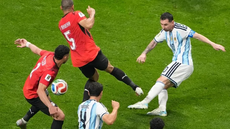 Messi, con otro gol decisivo, hace posible la remontada histórica ante Egipto