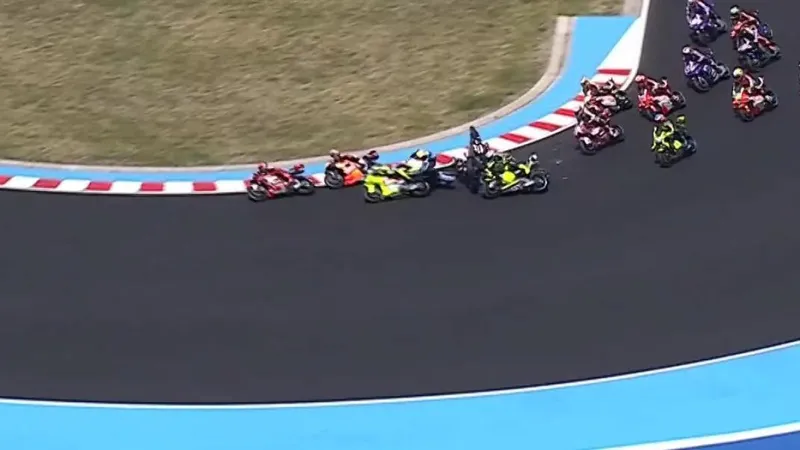 ¡'Strike' de Jorge Martín en la salida del GP de Hungría y lío total en MotoGP!