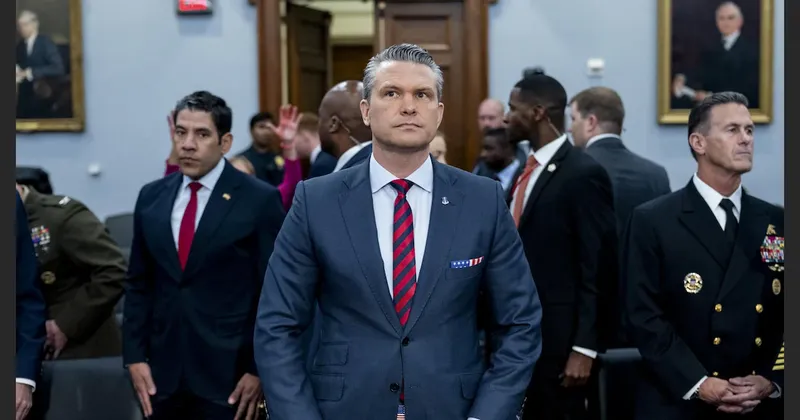 Hegseth visita Guantánamo y advierte a Cuba contra la compra de armas