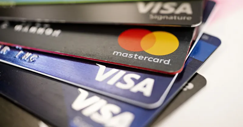 ¿Cuánto le pueden cobrar de interés en su tarjeta de crédito en septiembre 2026? La tasa de usura bajó