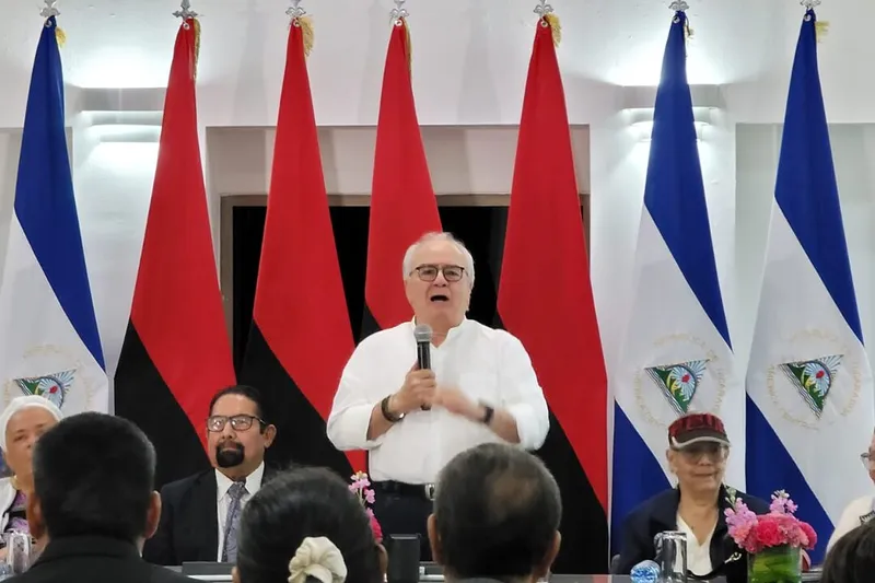Proponen imprescriptibilidad por traición a la patria en reformas a la Constitución
