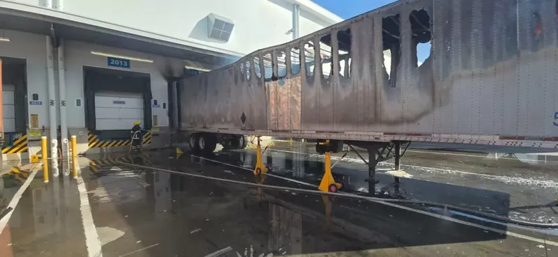 Incendio en bodega de Walmart deja pérdidas por C$884 mil