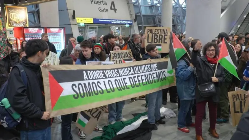 Chilenos exigen reacción mundial ante agresión israelí a flotilla Sumud