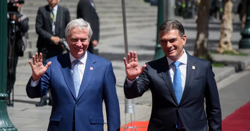 Chile y Bolivia firman acuerdos para normalizar sus relaciones diplomáticas tras décadas de hostilidad