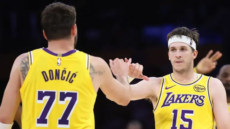 Los Lakers fueron vendidos por 12.5 mil millones