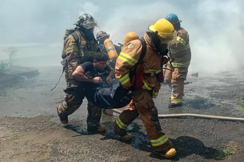 Bomberos de Nicaragua fortalecen capacidad de respuesta ante incendios