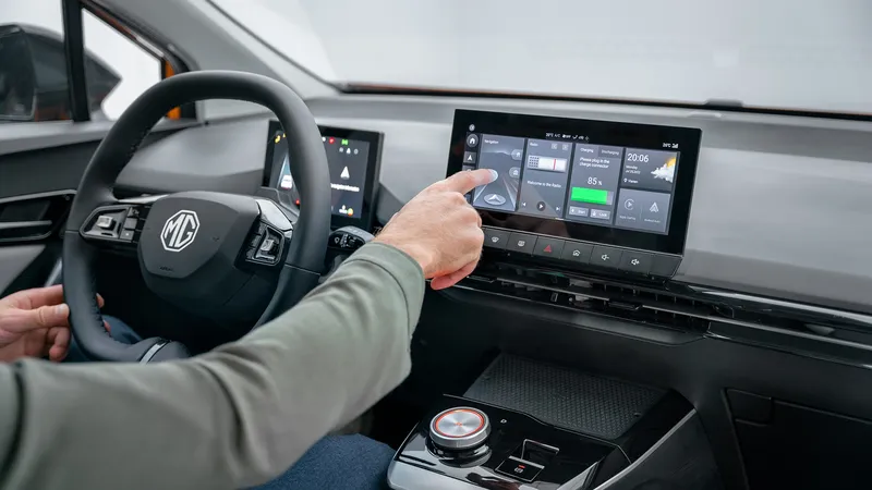 Comprar un coche eléctrico usado fijándose solo en los kilómetros puede salir caro: un estudio de 500.000 baterías lo confirma