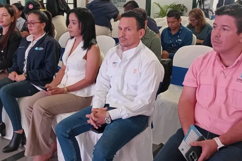 Alcaldía refuerza con talleres control de rótulos en Managua
