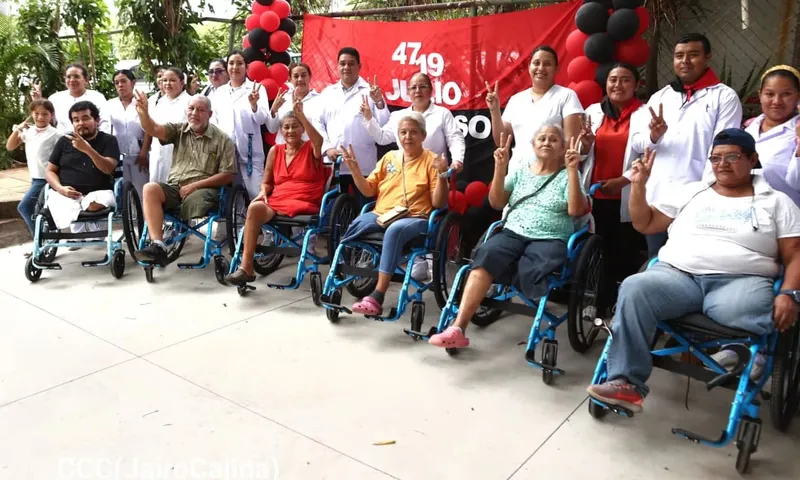 Entregan sillas de ruedas para 167 pacientes en “Todos con Voz”