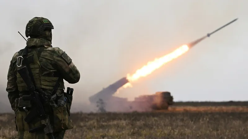 Rusia bombardea buques con armamento e infraestructura porturaria de Ucrania