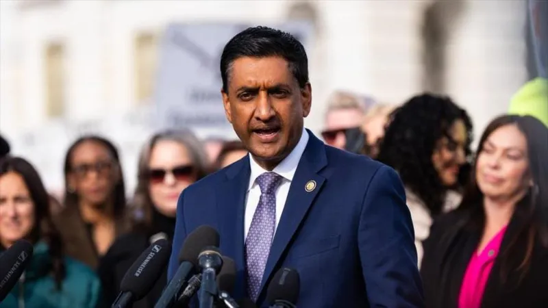 Congresista demócrata amenaza con demandar a Trump por ataques contra Irán