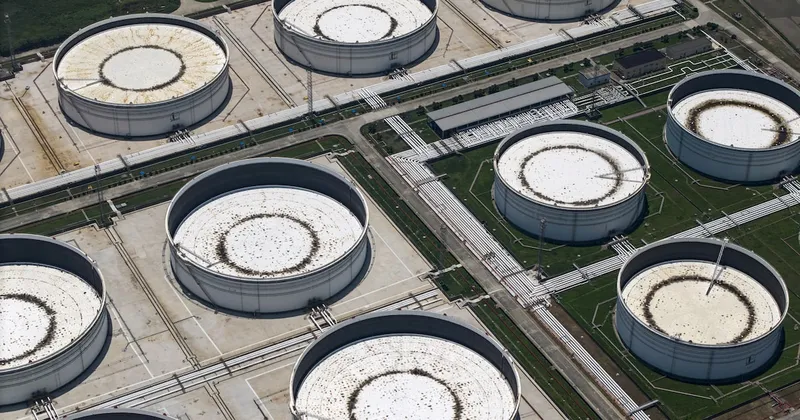 JPMorgan y Goldman ven flujos de petróleo de Medio Oriente cerca de niveles previos a la guerra