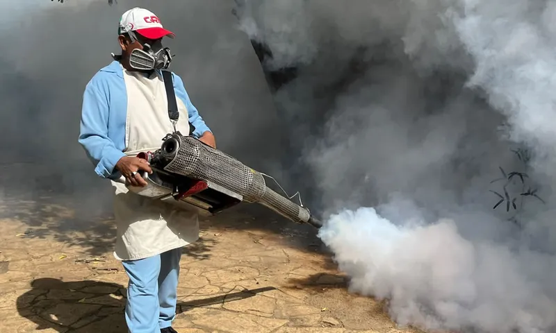 Minsa intensifica fumigación y abatización en el barrio Casimiro Sotelo