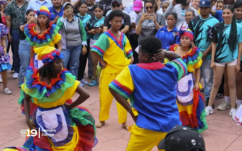 Trajes, sabores y Palo de Mayo celebran la cultura en Managua