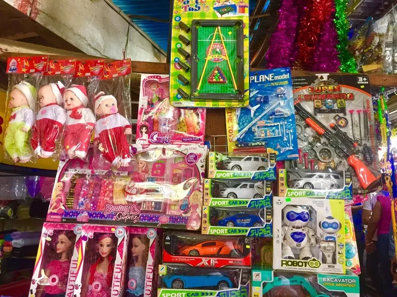 Comerciantes del Israel Lewites se preparan con ofertas para temporada decembrina
