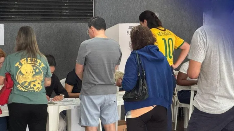 Brasil decide su futuro en una reñida segunda vuelta entre Lula y Bolsonaro