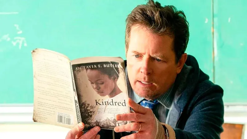Mucha gente ni siquiera sabe que existe: Michael J. Fox protagonizó otra película de viajes en el tiempo 29 años después de 'Regreso al futuro III'
