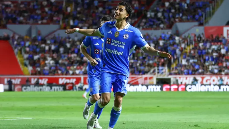Golazos de Jeremy Márquez, Nico Ibáñez y Ditta le dan oxígeno a Joel Huiqui en Cruz Azul