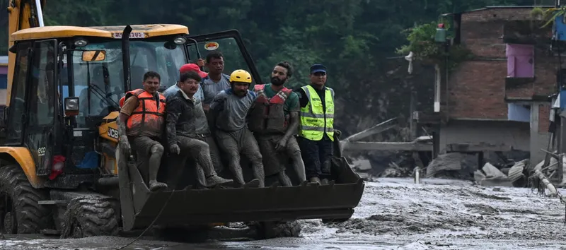 Colapso glaciar provocó devastadoras inundaciones en Nepal