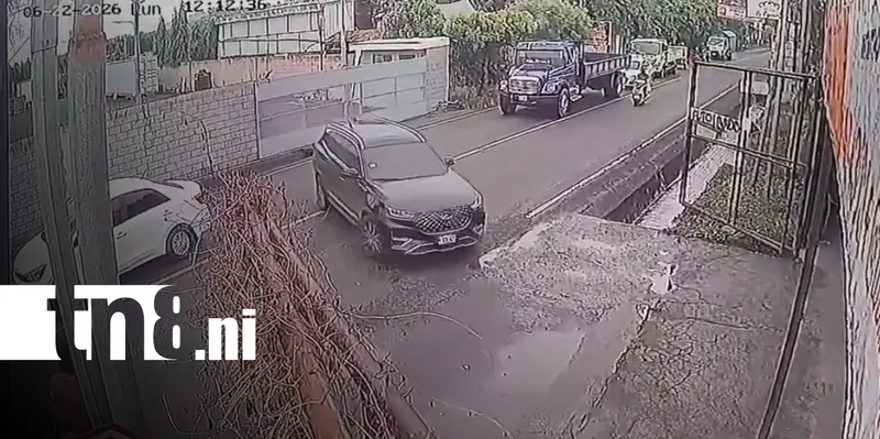 Cámaras captan a una camioneta prófuga tras aparatoso accidente en Managua
