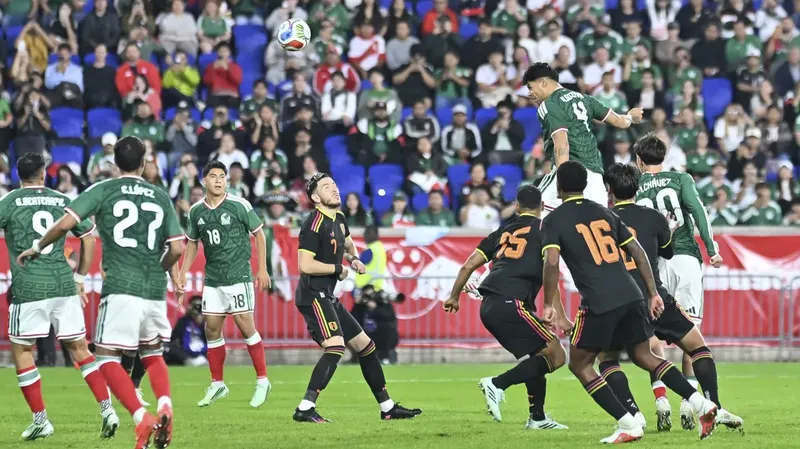 El Toro Guzmán salva el examen de Rafa Márquez rumbo al clásico del Río Bravo