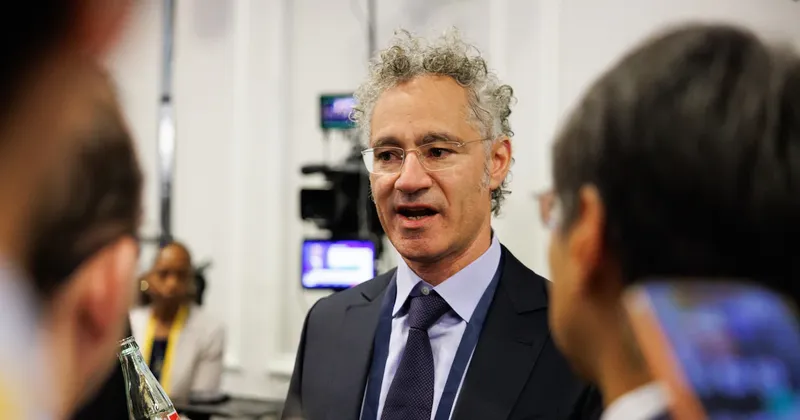 “Uno es responsable de sus actos”: CEO de Palantir pide que empresas de IA respondan por sus sistemas