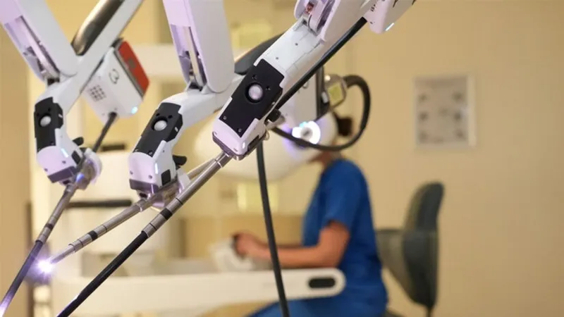 La cirugía robótica alcanza un nuevo nivel con un trasplante combinado de dos órganos