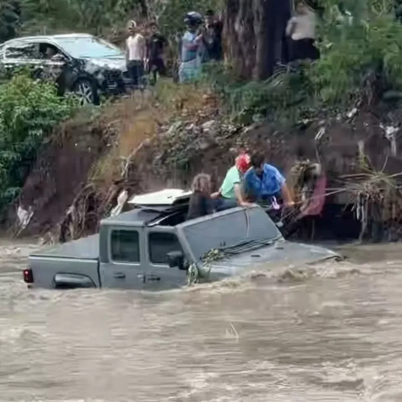 Imprudencia casi manda al otro mundo a conductor de camioneta y sus pasajeros en Matagalpa