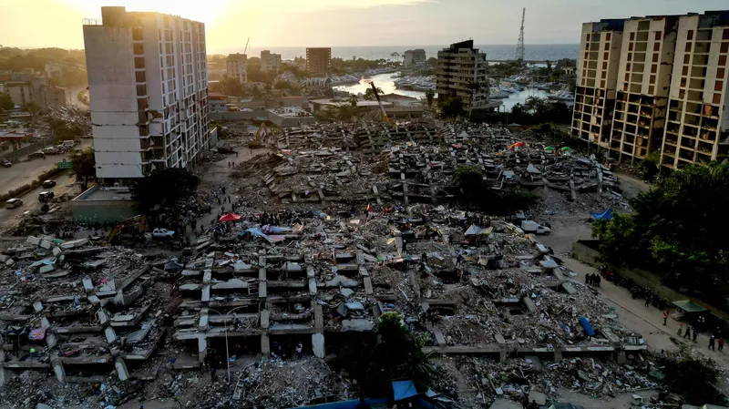 Aumenta a más de 4.300 el número de muertos tras los sismos en Venezuela
