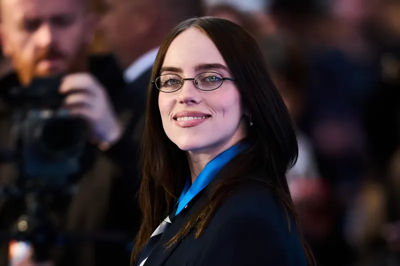 Billie Eilish ofició la boda de su hermano Finneas