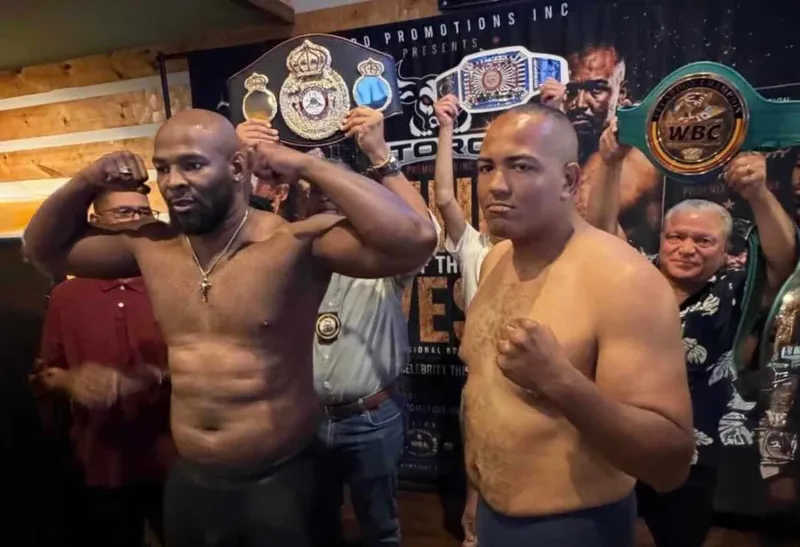 Esta noche Kingsley «The Black Lion» Ibeh vs Dante «The Inferno» Stone