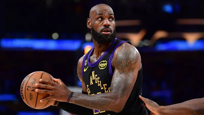 LeBron James descarta Cleveland… por ahora