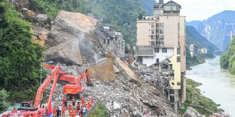 Deslizamiento de tierra en China deja 11 fallecidos y 50 personas desaparecidas