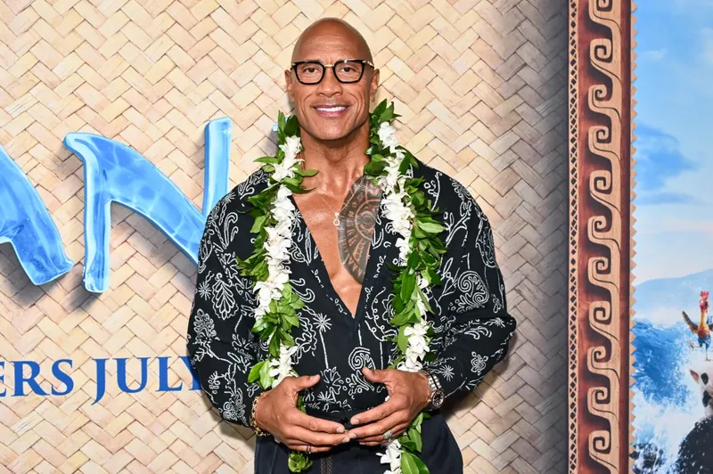 Dwayne Johnson explora su faceta musical con “Your Dad”, una canción dedicada a sus hijas