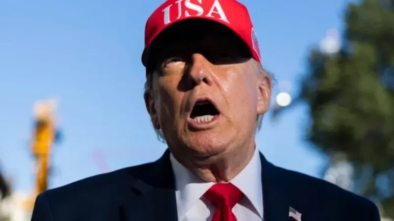 No, nunca jamás adivinarías a quién Donald Trump acaba de llamar «EL ENEMIGO»