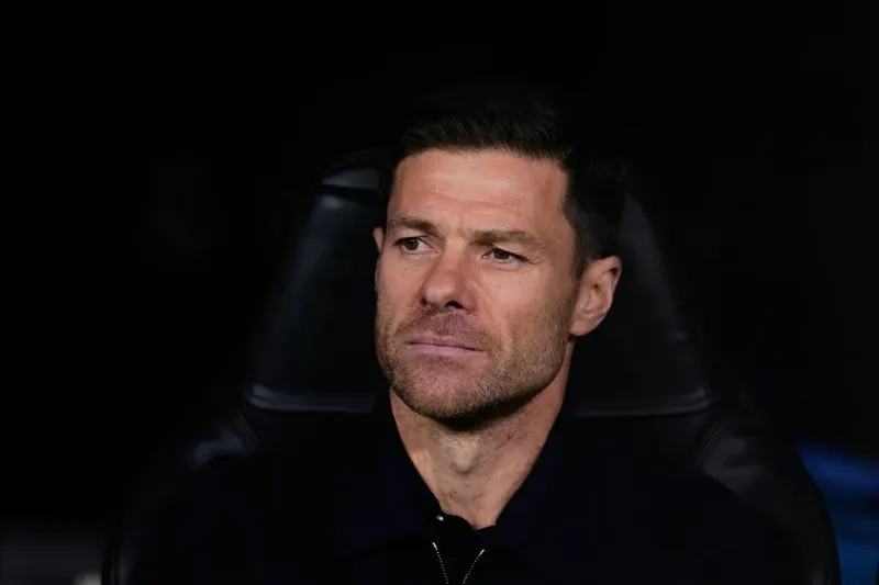 Chelsea contrata a Xabi Alonso como DT tras derrota en final de FA Cup