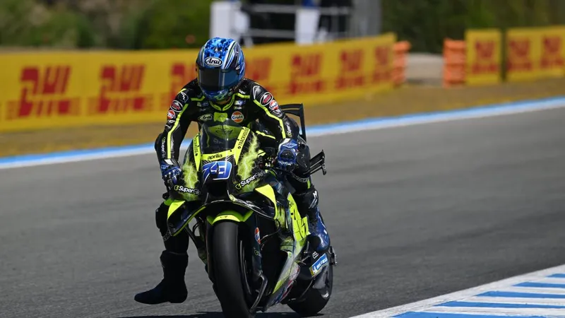 Aprilia lanza un desafío a Marc Márquez liderando una práctica de récord en Brno