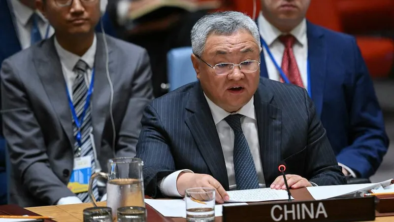 China defiende la vía diplomática para resolver la cuestión nuclear iraní